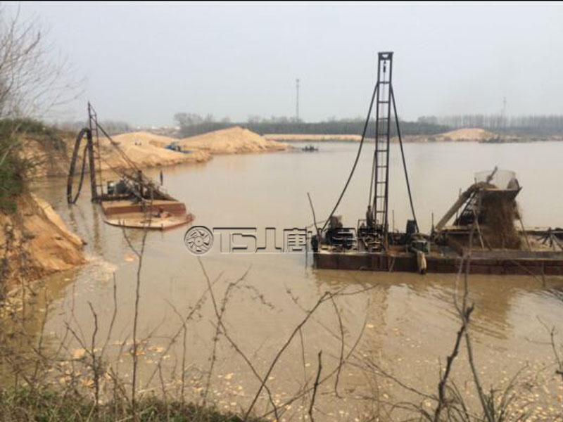 無節(jié)制開采河沙，河堤受損嚴重