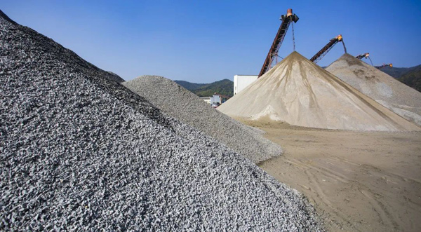 投資一家制砂廠能賺錢嗎？什么樣的制砂機(jī)生產(chǎn)效率高？